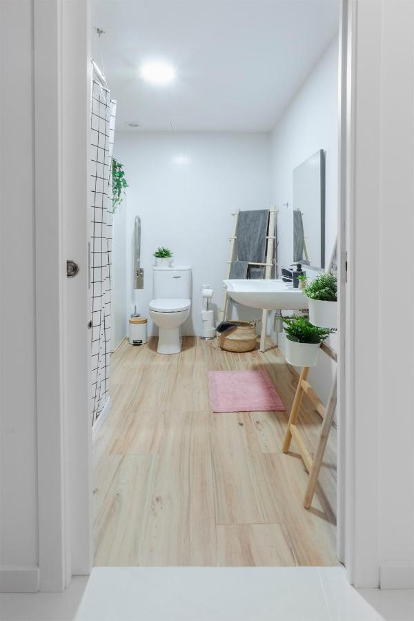 Artistic Digital Retreat-Great Location Near Metro Apartment Valencia Exterior photo